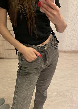 Сірі джинси кльош