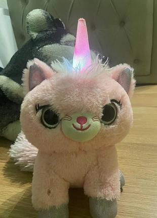 Кішка єдиноріг