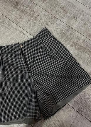 Шорти класичні нові