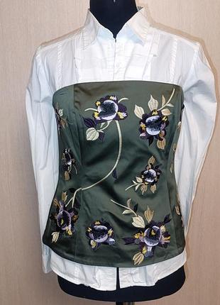 Корсет із вишивкою