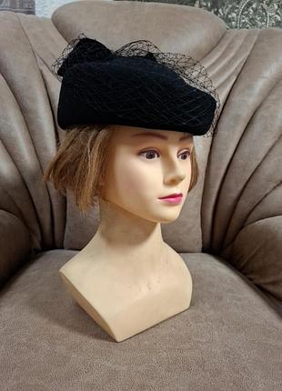 Капелюх із вуаллю з фетру ручний