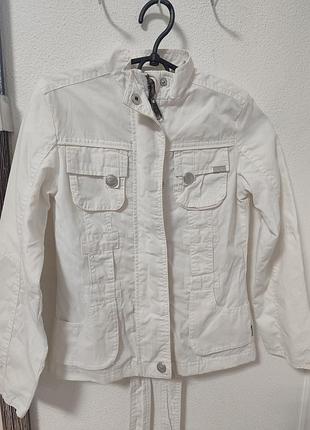 Куртка на дівчинку