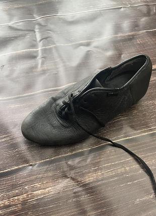 Туфлі для бальних танців