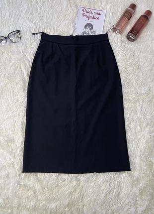 Класична спідниця prada😍