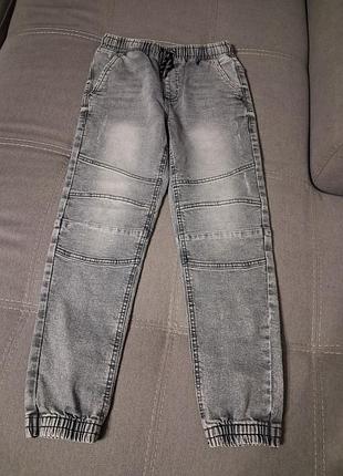 Джинсовые джоггеры reserved