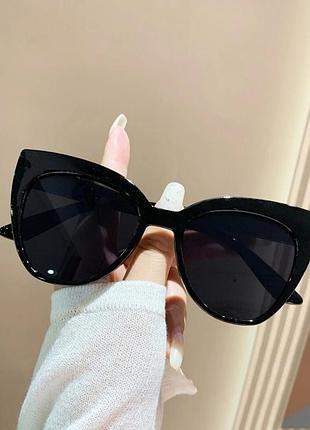 Очки солнцезащитные