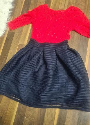 Сукня червоно-синя