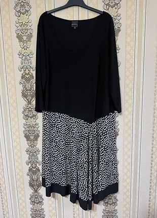 Стильна легка сукня, чорне з білим плаття міді батал