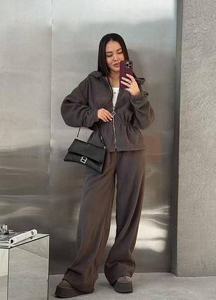 Приталенный костюм с широкими штанами на змейке флис 42-52 р-р