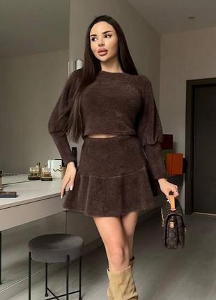 Костюм з спідничкою