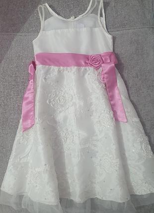 Платье бело-молочное с пайетками 116р.