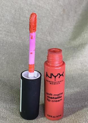 Рідка матова помада з металевим фінішем soft matte metallic lip cream