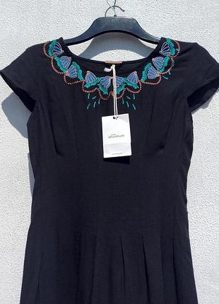 Чорне плаття з вишивкою бренд skunkfunk