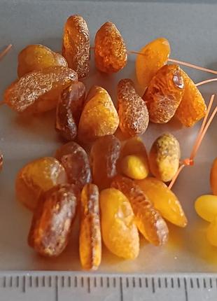 Намистинки. бурштин. вінтаж