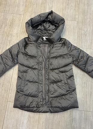 Зимняя удлиненная куртка с капюшоном цвет металлический