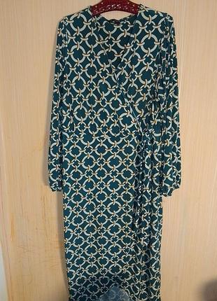 Красива сукня батал