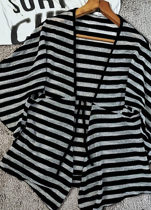 Ошатна легка накидка з люрексом