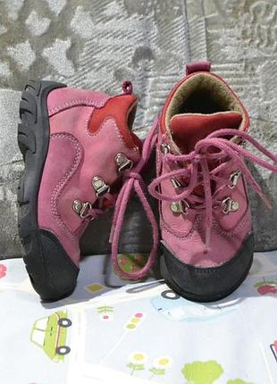 Демисезонные ботинки кроссовки ботинки кожаные на девочку размер 24 стелька 16 см