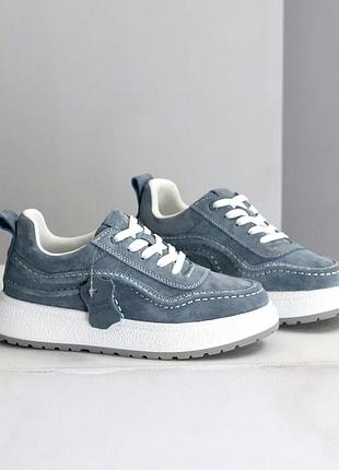 Блакитні замшеві зручні базові кросівки