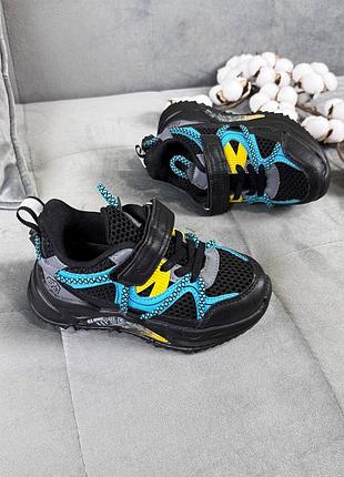 Кросівки чорні з блакитним. літо!