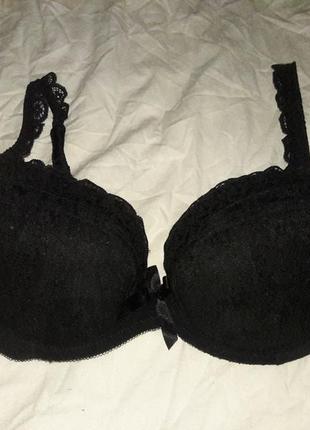 Бюстгалтер на груди 80-85 б