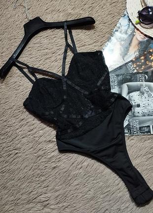 Красивый боди с кружевом