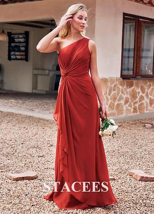 Брендовое длинное вечернее платье в терракотовом кирпичном оттенке тренд на одно плечо
