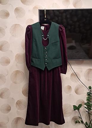 Вовняний жилет в вінтажному стилі