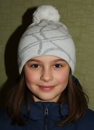 Шапка детская белая теплая двойная с бубоном на девочку на ог 54-56 см.