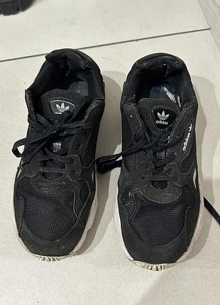 Кроссовки adidas