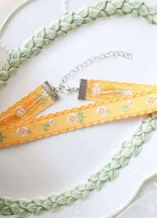 Чокер цветочный нежный