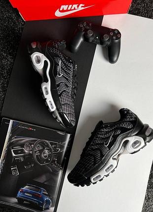 Чоловічі кросівки nike air max plus black white line