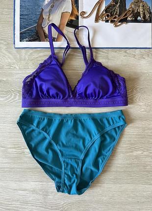 Красивый бюстгальтер без косточек и трусы