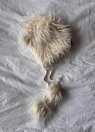 Стильна незвичайна хутряна шапка зі штучного хутра молочного кольору флісова шапка-вушанка diesel y2k