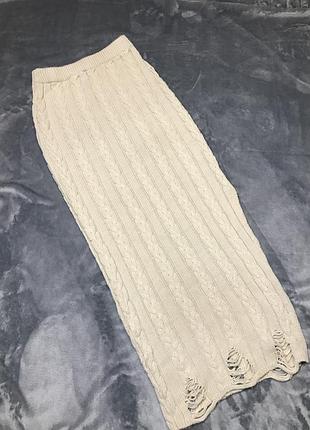 Довга в’язана спідниця