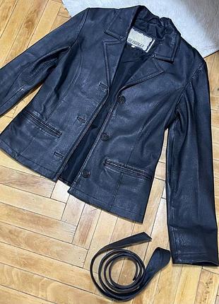 Жіночий чорний шкіряний піджак