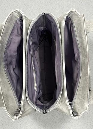 Вместительная женская бежевая сумка 6