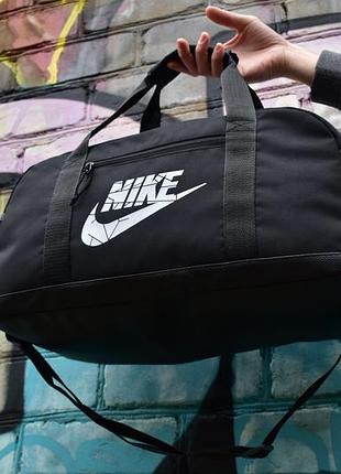 Дорожная спортивная сумка nike - компактная и выносливая