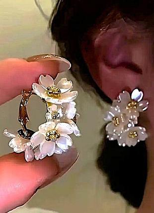 Сережки женские кольца в цветах