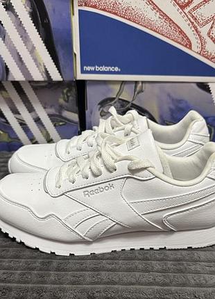 Нові оригінальні кросівки reebok для жінок, розмір 38.5 (24.6см), білого кольору.