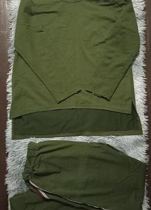 Стильний костюм з лампасами