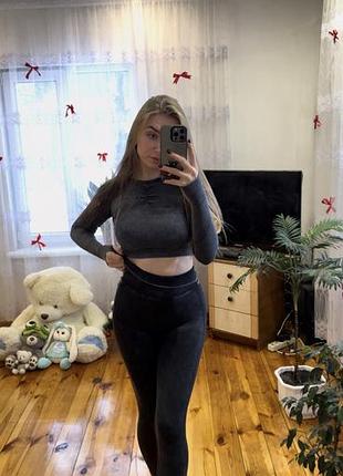 Спортивний жіночий костюм