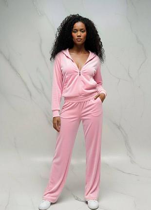 Костюм жіночий