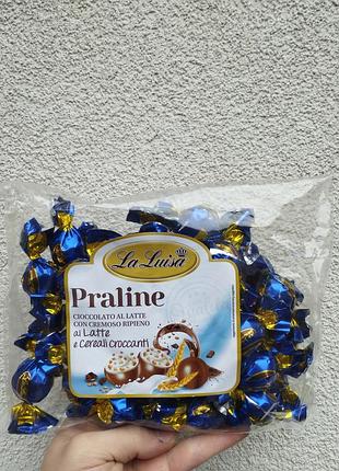 Конфеты la luisa пралине 500 г - молочный шоколад с кремовой начинкой и хрустящими злаками, италия