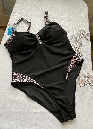 Актуальний суцільний купальник