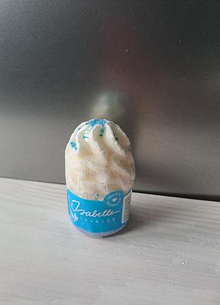 Isabelle laurier cream bath cupcake