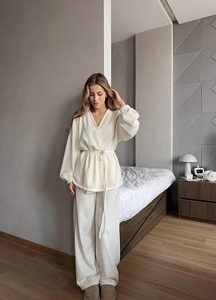 Женский костюм