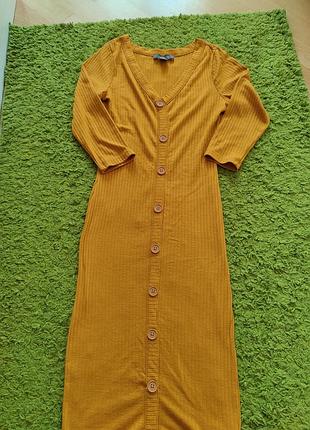 Плаття в рубчик з гудзиками