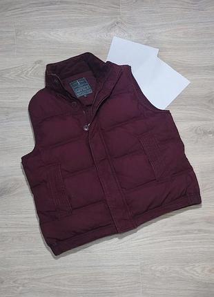 Дутий чоловічий пуховий жилет.