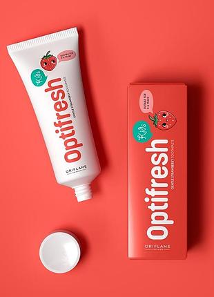 Дитяча зубна паста з полуничним смаком optifresh